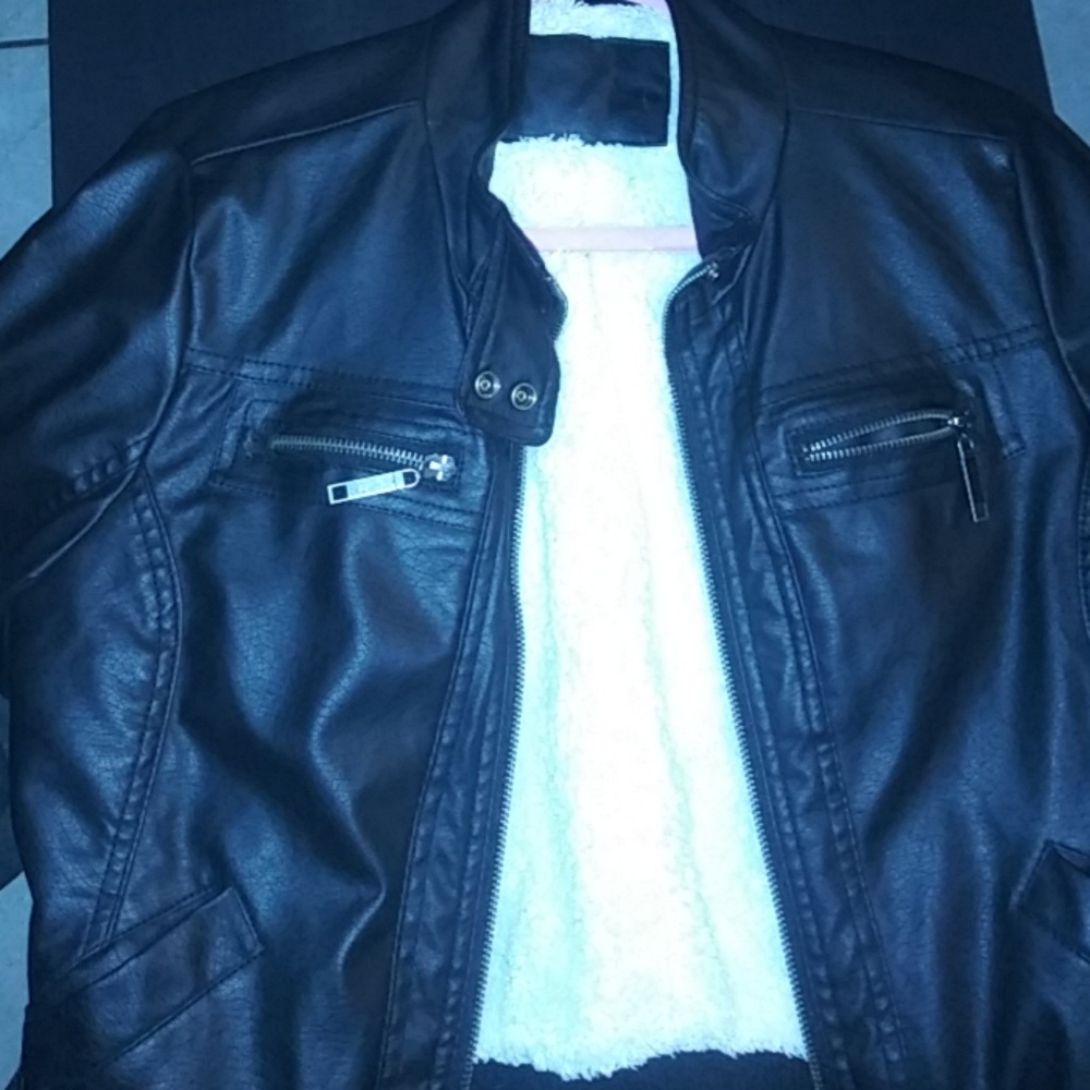 Leather jacket - Picture 3 of 3